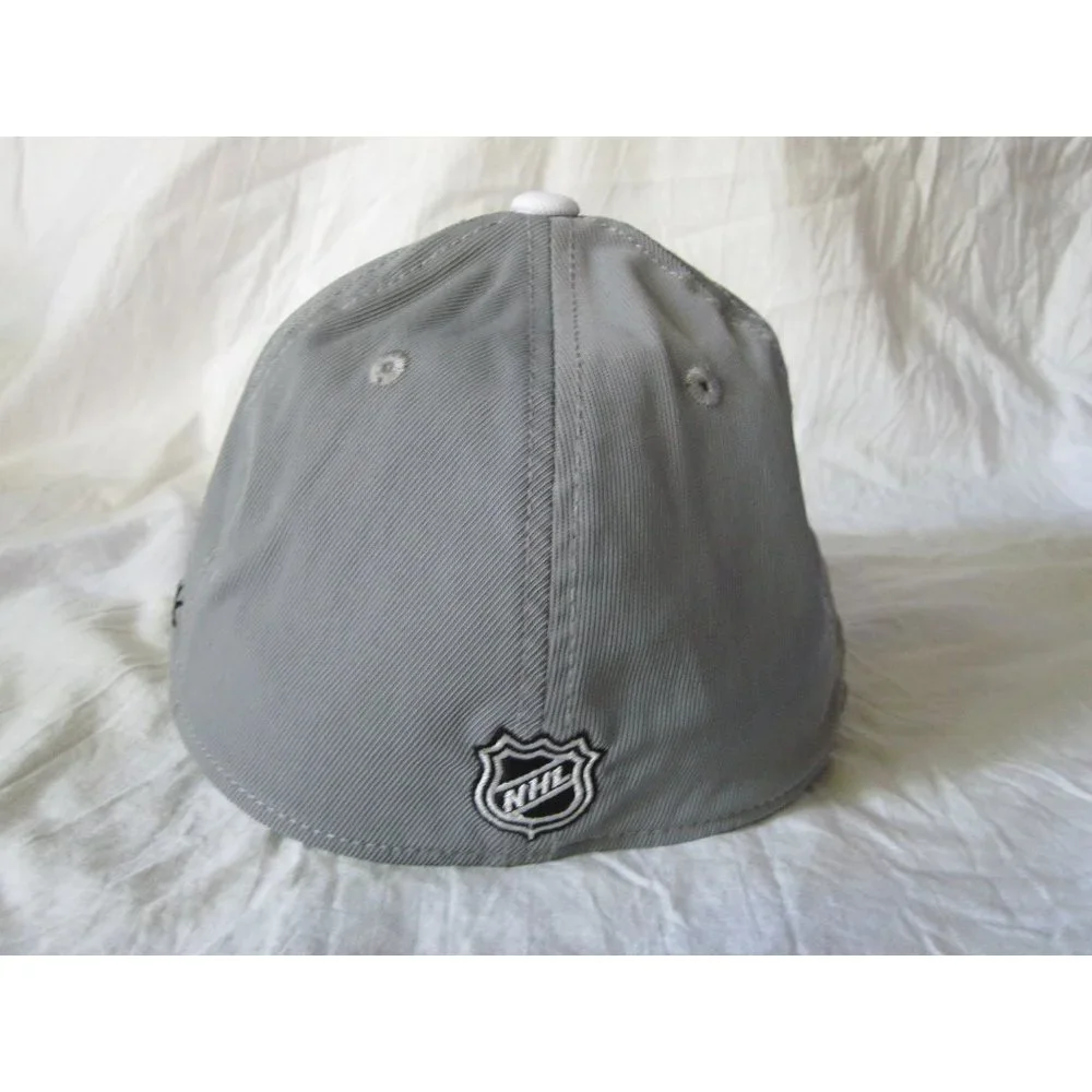 NEW Reebok NHL Center Ice Chicago Blackhawks‎ Hockey Black Grey Hat Fitted L/XL